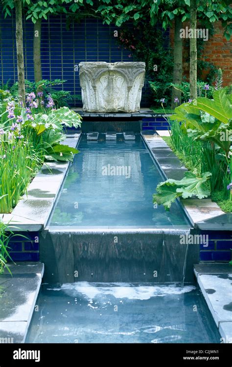 DIY Slate Cladding Water Feature 的图像结果