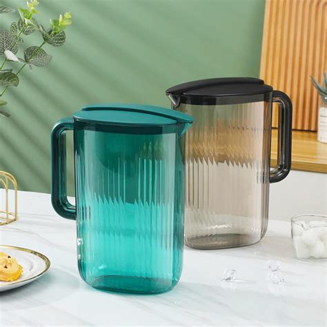Amazon.com: Large Plastic Water Pitcher with Lid Square Water Carafe ...
