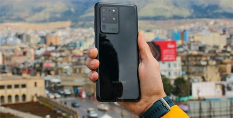 Galaxy S20 Ultra Owners Report The Camera Bump Is Cracking On Its Own ...