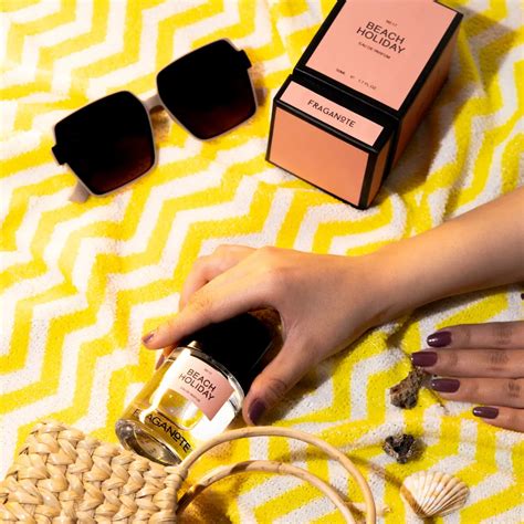 Fraganote Beach Holiday Perfume: Luxury Fruity Floral