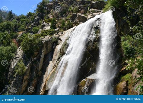 Grizzly Waterfall in Sequoia and Kings Canyon National Park, California ...