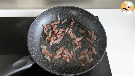 Amatriciana pasta, the traditional recipe