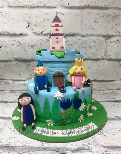Ben Holly Tier Cake – Creme Castle