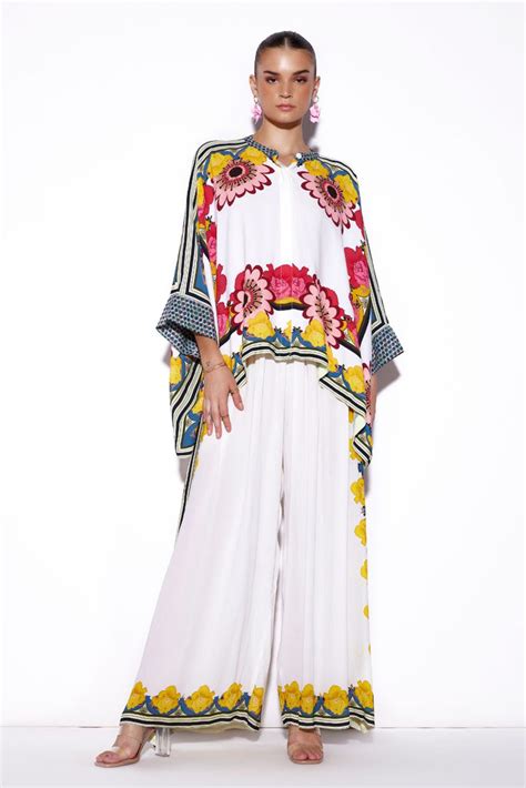 Verb By Pallavi Singhee