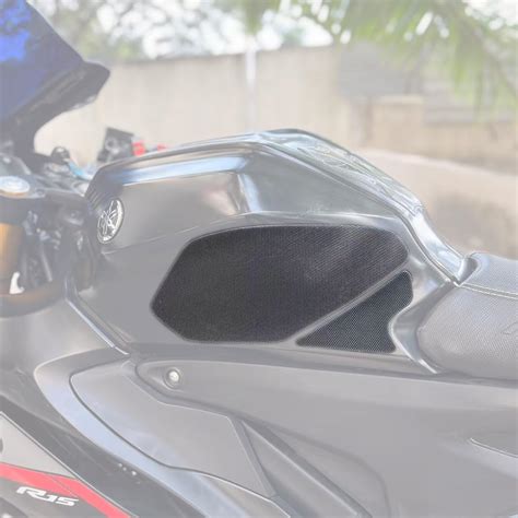 Saiga Parts Tank Grip for Yamaha R15 (V4 / M Version 4.0) : Amazon.in ...