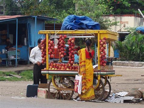 "Upset the apple cart" nghĩa là gì?