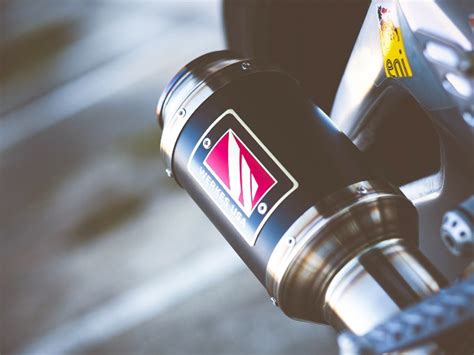 Competition Werkes GP Race Slip On Exhaust For Aprilia RSV4 RR / Tuono ...