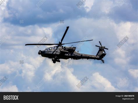 Uh-60 Blackhawk Apache Image & Photo (Free Trial) | Bigstock