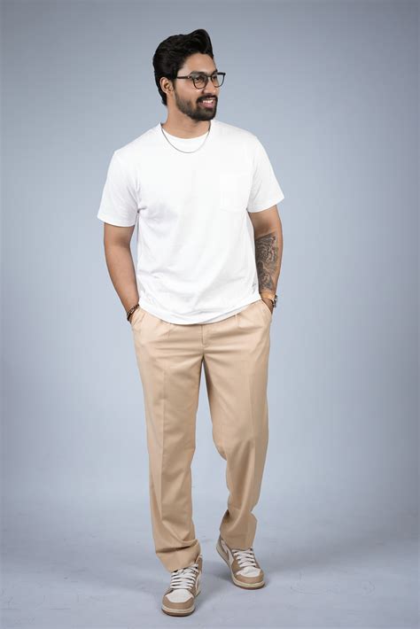 Round Neck Slim Fit Tee - White – Tones Fashion