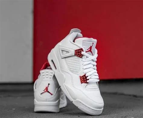 Jordan on sale aj 4