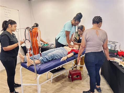 ACLS Course 的图像结果