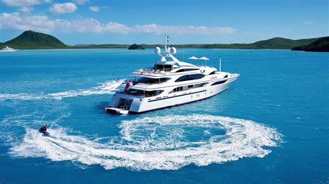 Experience a Luxury Yacht Charter in the Caribbean Islands and the Bahamas