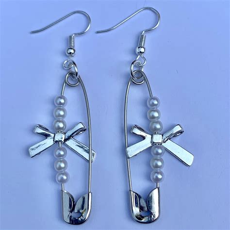 Safety Pin Bows – Loopy Hoops