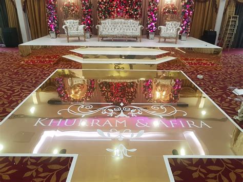 Gold Mirror dancefloor at Willows - Dancing On Stars