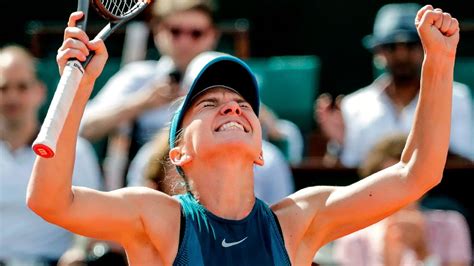 New Chris Evert WTA World No. 1 Trophy goes to Simona Halep - ESPN