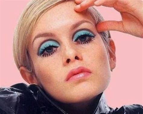 70s makeup blue