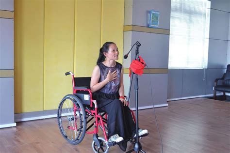 16名残疾人讲述身残志坚的故事