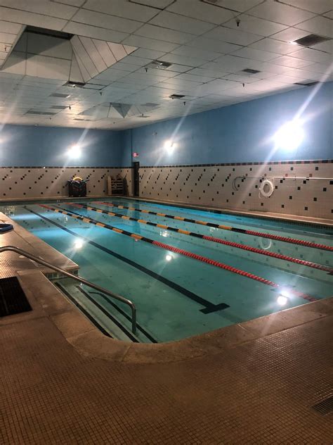 Crunch Fitness - San Jose, California - 3.7 Stars - See Amenities, Reviews