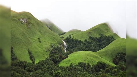 Best Travel Plan: ಜೀವನದಲ್ಲಿ ಒಮ್ಮೆಯಾದರೂ ಸ್ನೇಹಿತರೊಂದಿಗೆ ಈ ಸ್ಥಳಗಳಿಗೆ ಭೇಟಿ ...