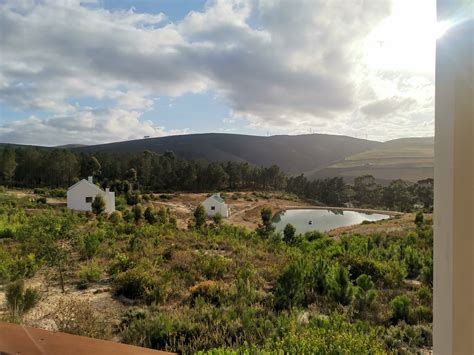 BLUE CRANE FARM LODGE (Botrivier) - Lodging Reviews, Photos, Rate ...