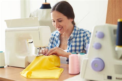 缝纫工有多吃香？都在挑老板，服装厂老板如何接招？