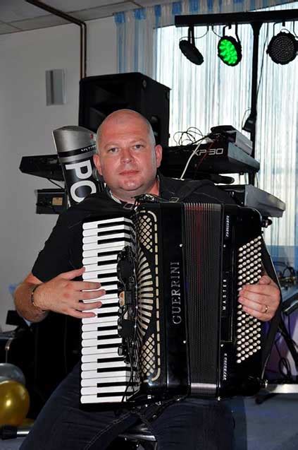 Bend za svadbu | Zvezde Granda