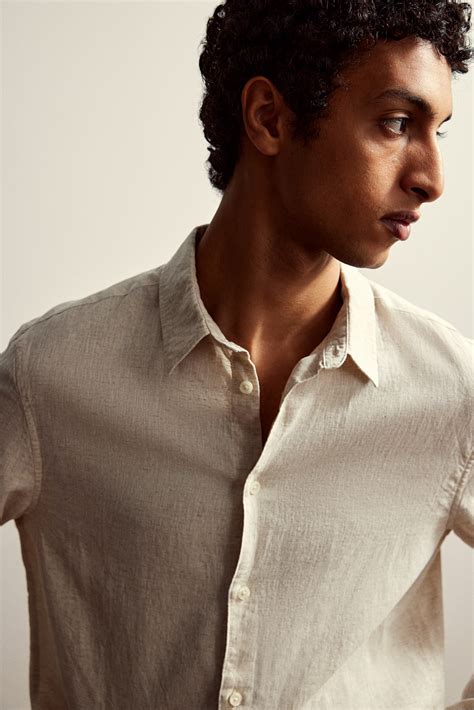 Regular Fit Linen-blend shirt - Cream - Men | H&M IN