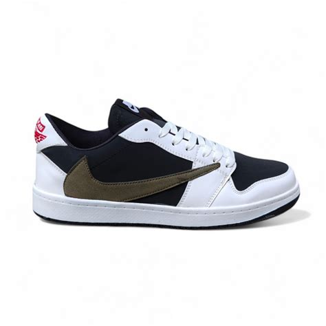 Travis Scott – M/S Foot Steps