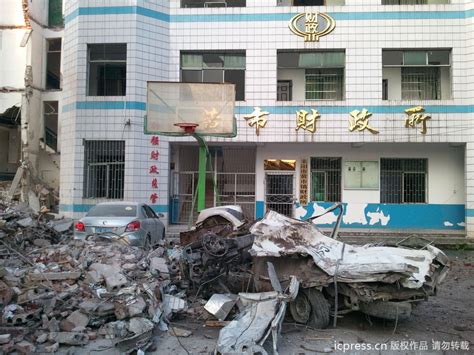 13706--湖南派出所内存放炸药爆炸 4层楼房被夷平_梦多_新浪博客
