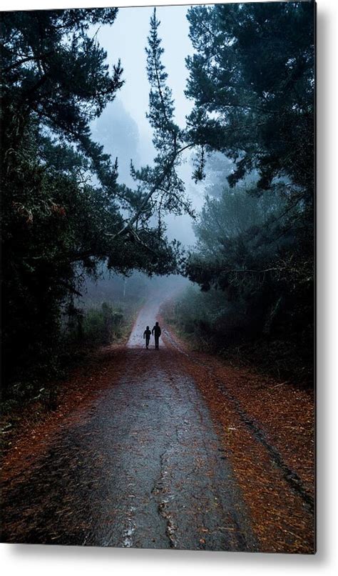 People Walking Away 的图像结果