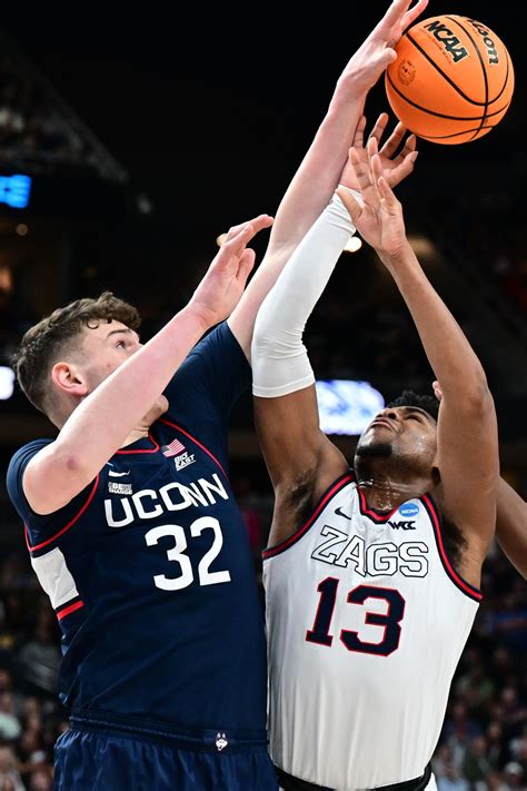 NCAA Elite Eight: Gonzaga men vs. UConn (March 25, 2023) - March 25 ...