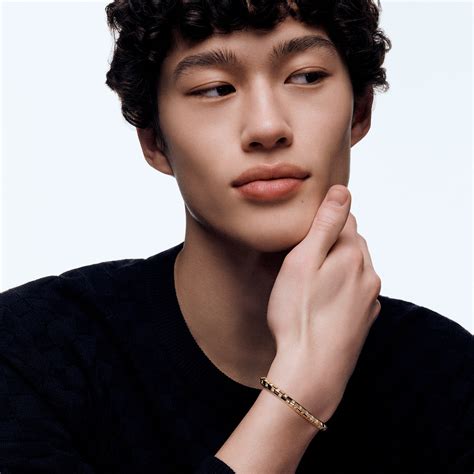 Le Damier de Louis Vuitton Medium Bracelet, Yellow Gold and Diamonds ...