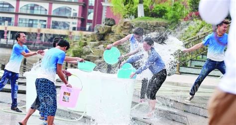 老挝留学生贵阳欢度泼水节 戏水狂欢嗨翻天|东盟|毕业生|东南亚_新浪新闻