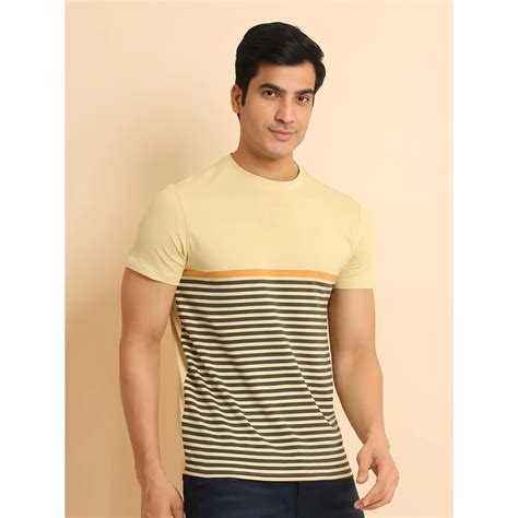 𝐅𝐋𝐀𝐔𝐍𝐓, DELHI - Order Online