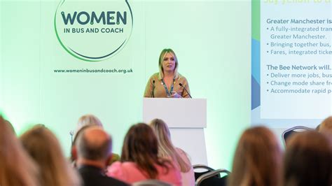 Local Train Ladies Coach 的图像结果