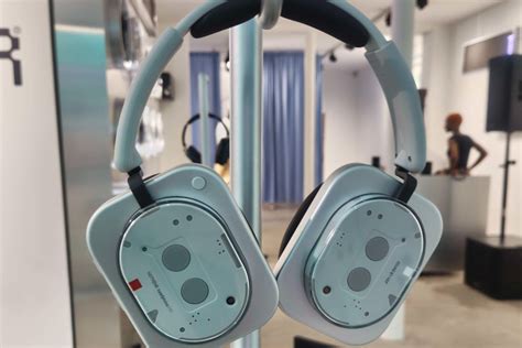 Nothing's Headphone 1 Might Be Its Riskiest Audio Product Yet