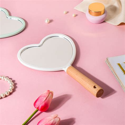 Love Heart Hand Mirror White Online - Premium Handheld Mirror | Nestasia