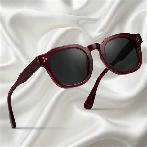 Specsnex x ROBUST | Dark Maroon Frame, Black Lenses | Glossy Round TR9