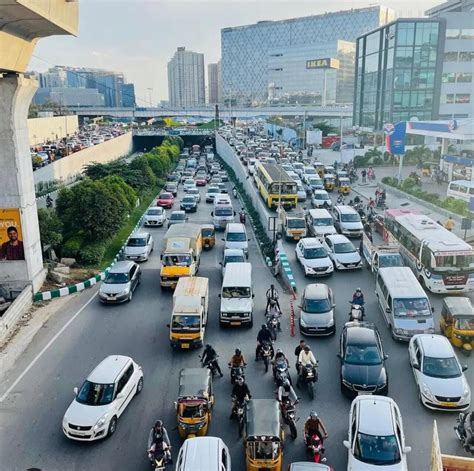 'Jo Dar Gaya Samjo Thair Gaya': Life in Hyderabad traffic