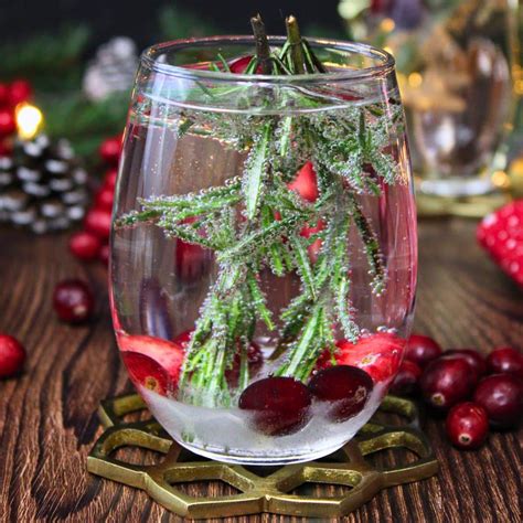 Snow Globe Cocktail: Festive Christmas Drink Recipe! - Dinners Done Quick