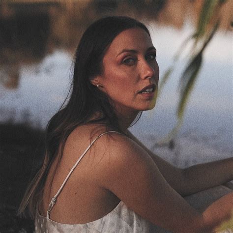 TAYLOR SWIFT ACOUSTIC SET (2026) All You Need to Know BEFORE You Go ...