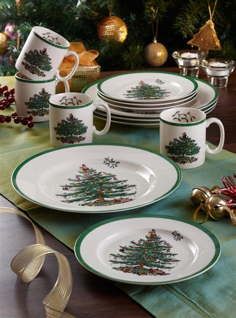 Amazon.com: Spode Christmas Tree 12-Piece Dinnerware Set, Service for 4 ...