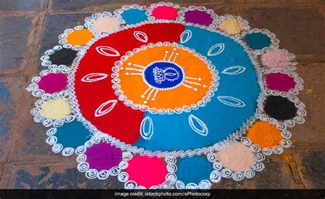 Onam Pookalam 2022: ओणम पर बनाएं ये सुंदर रंगोली, जानें कौनसी Rangoli ...