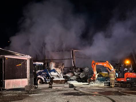 Deux personnes blessées après une possible explosion dans un immeuble ...