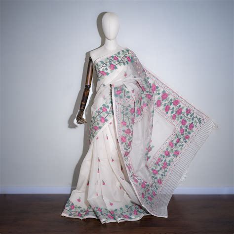 Noor Pure Muslin Jamdani Saree - A Floral Timeless Heirloom – Thakurayin