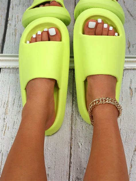 Chinelos femininos, 2025 verão novos chinelos de cor sólida, sola ...