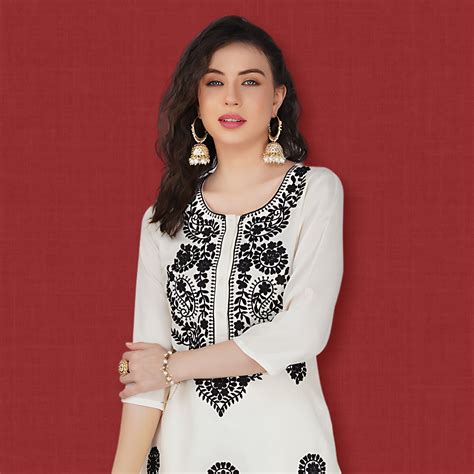 Best Lucknowi Chikankari Kurta Sets – MADHUSHA