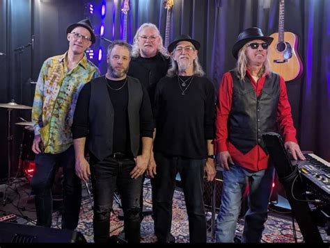 Indiana Petty and the Wildflowers, 8939 E Southshore Drive, Unionville ...