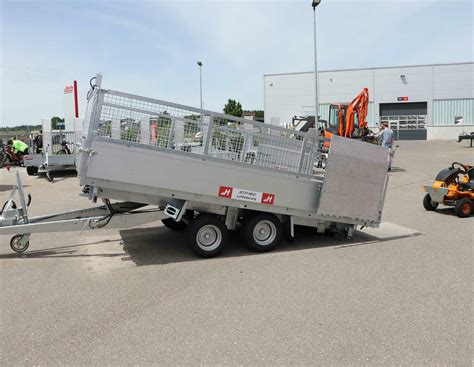 Autoanhänger: Dieser neue Kipper für PKW nutzt Lastwagen-Technik ...