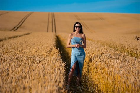 Country Woman 的图像结果